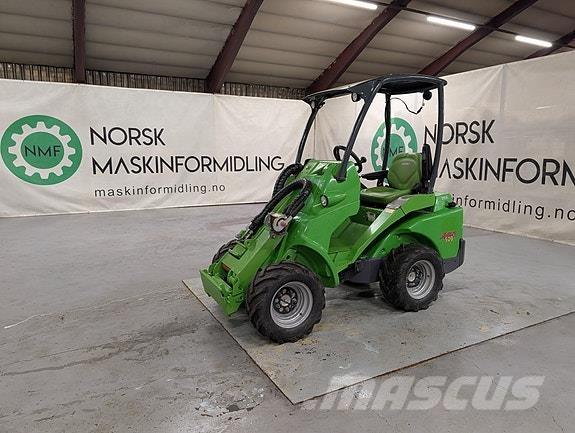 Avant 520 Навантажувачі зі змінним робочим обладнанням