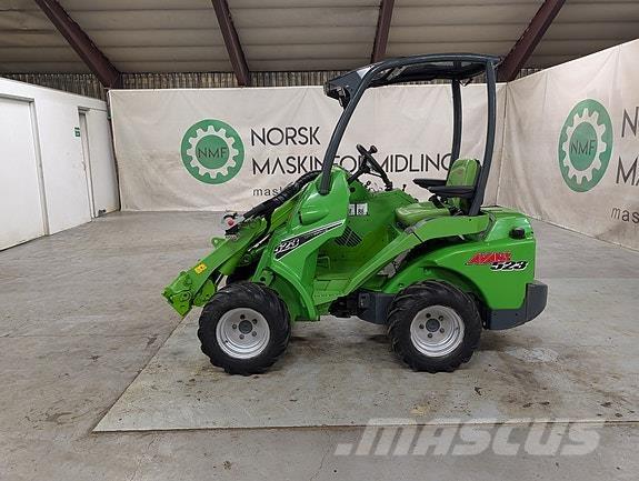 Avant 523 Навантажувачі зі змінним робочим обладнанням