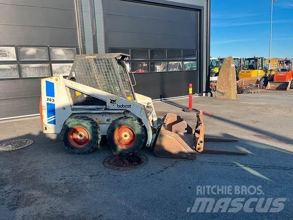 Bobcat 743 Міні-навантажувачі
