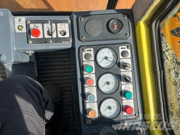 Bomag BW211 D-3 Асфальтовкладачі
