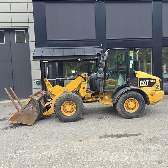 CAT 906H Фронтальні навантажувачі