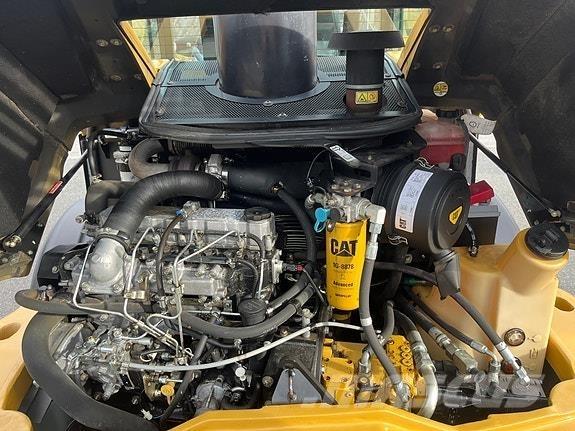 CAT 906H Фронтальні навантажувачі
