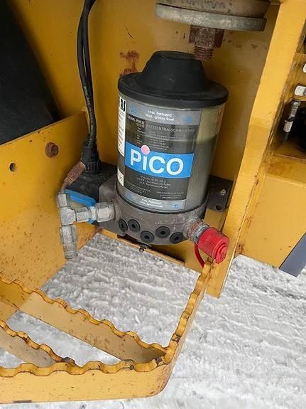 CAT 906hl Фронтальні навантажувачі