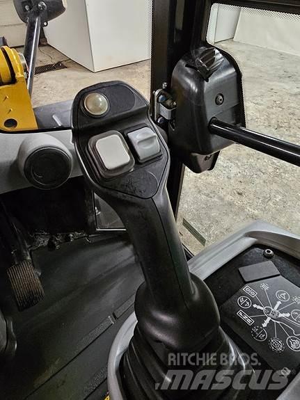 CAT 908M Фронтальні навантажувачі