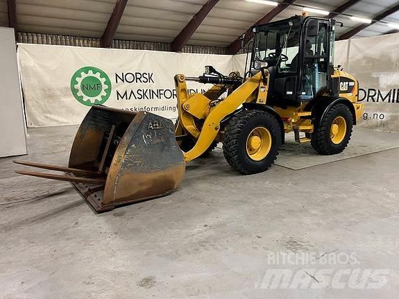 CAT 908M Фронтальні навантажувачі