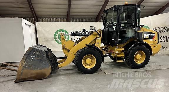 CAT 908M Фронтальні навантажувачі