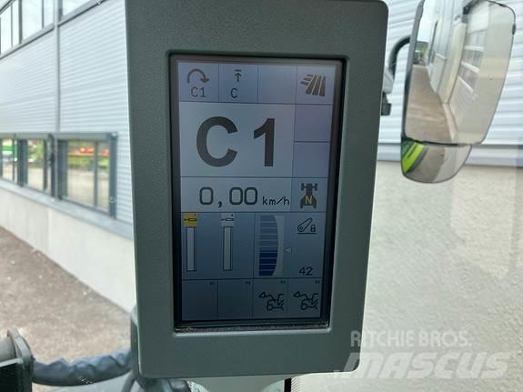 CLAAS Arion 470 Трактори