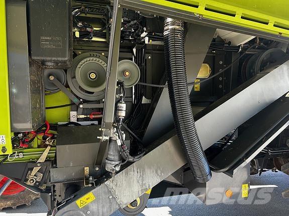 CLAAS Avero 240 Зернозбиральні комбайни
