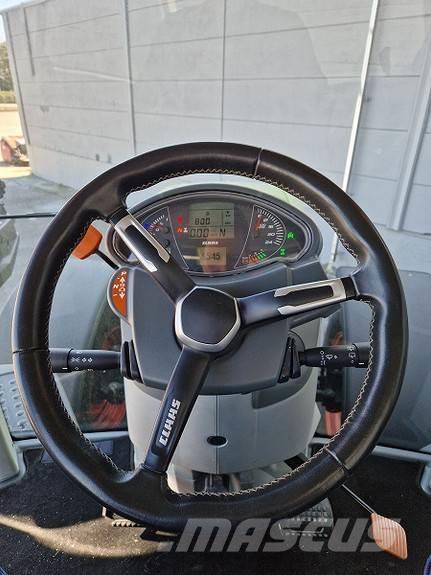 CLAAS AXION 830 Трактори