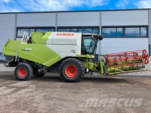 CLAAS Tucano 430 Зернозбиральні комбайни