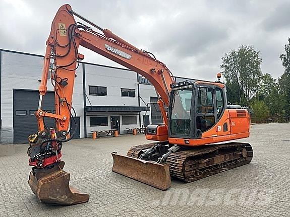Doosan DX140LC Гусеничні екскаватори