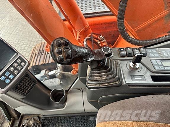 Doosan DX140LC Гусеничні екскаватори