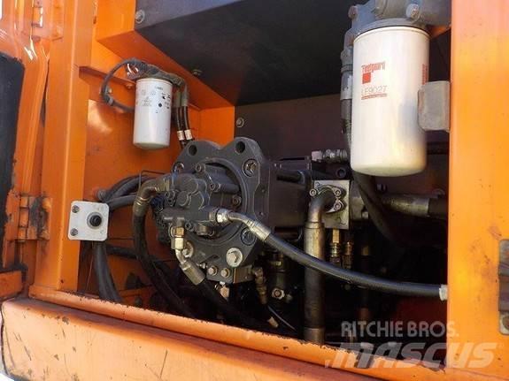 Doosan DX225LC-3 Гусеничні екскаватори