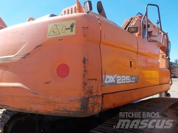 Doosan DX225LC-3 Гусеничні екскаватори