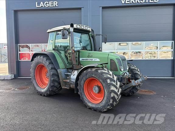 Fendt 712 Favorit Трактори