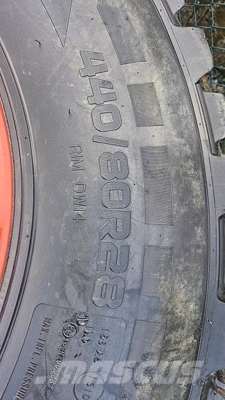 Fendt 724 Vario Трактори