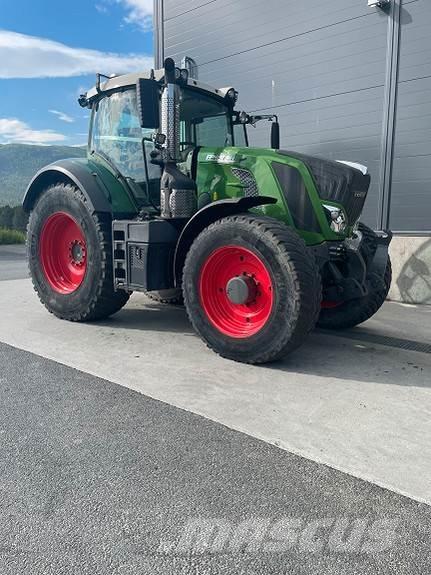 Fendt 828 Vario Трактори