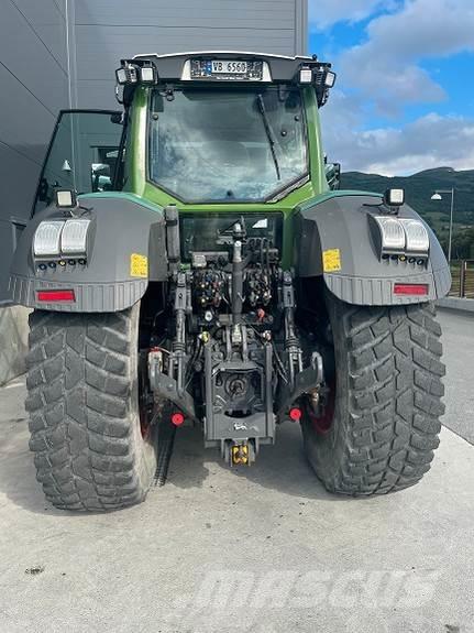Fendt 828 Vario Трактори