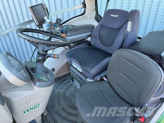Fendt 828 Vario Трактори