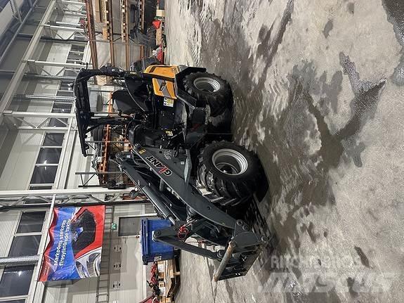 GiANT G2500HD+ Міні-навантажувачі