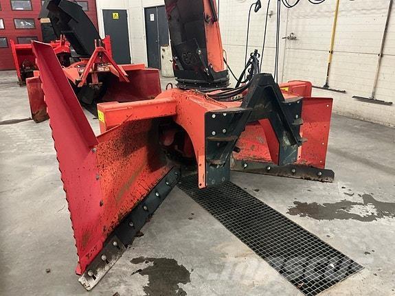 Globus GS 235 Снігомітли