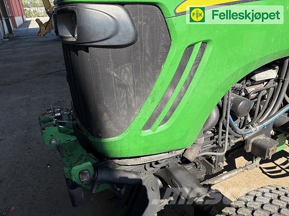 John Deere 4720 Трактори