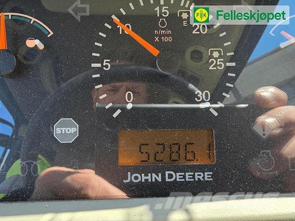 John Deere 4720 Трактори