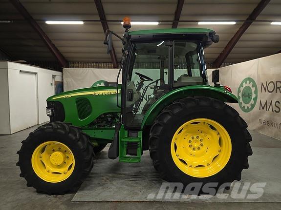 John Deere 5720 Трактори