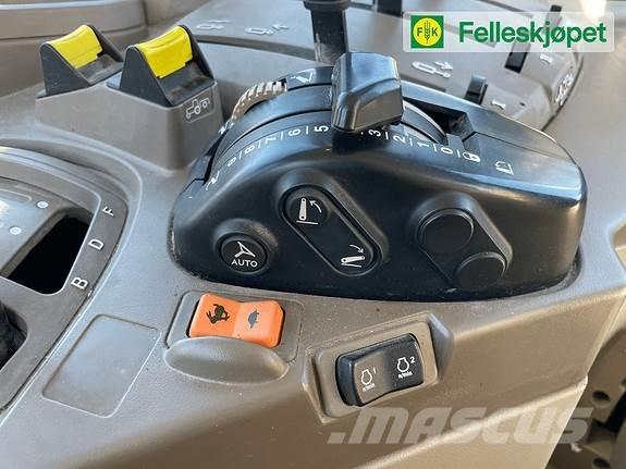 John Deere 6120M Трактори