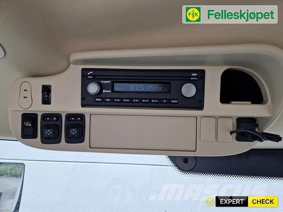 John Deere 6155R Трактори