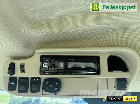 John Deere 6155R Трактори