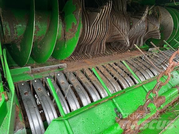 John Deere C440R Рулонні прес-підбирачі