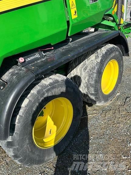 John Deere c441r Рулонні прес-підбирачі