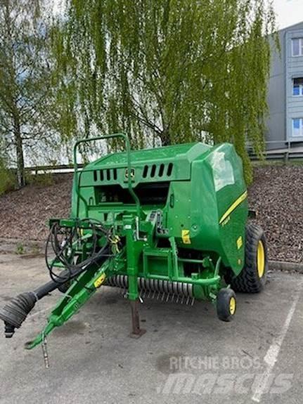 John Deere F441 Рулонні прес-підбирачі