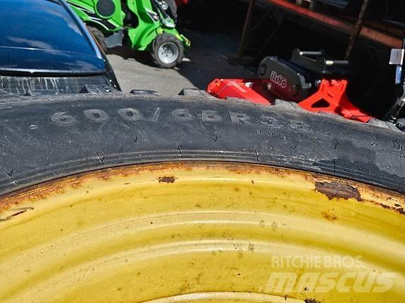 John Deere NOKIAN Трактори