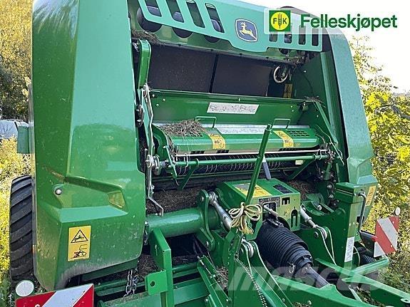 John Deere V451r Рулонні прес-підбирачі