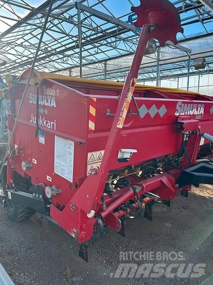 Junkkari 3000T Розсіювач мінеральних добрив