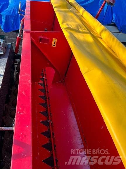 Junkkari 3000T Розсіювач мінеральних добрив