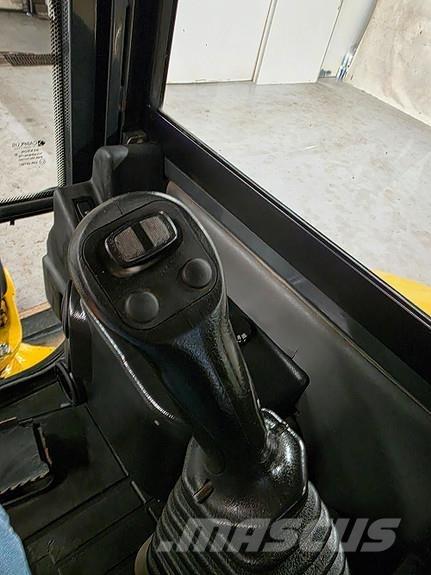 Komatsu PC26MR-3 Міні-екскаватори < 7т