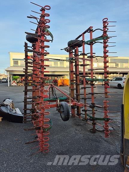 Kverneland  Інші землеоброблювальні машини і додаткове обладнання