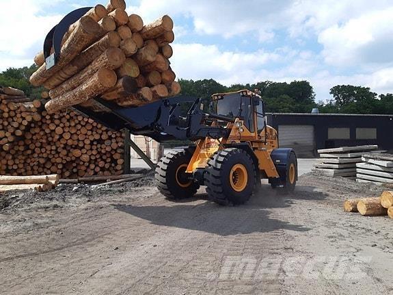 Ljungby  Фронтальні навантажувачі