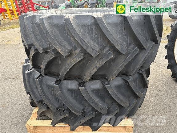 Mitas dekk Трактори