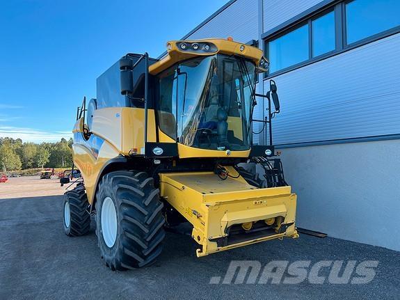 New Holland CX5080 Зернозбиральні комбайни