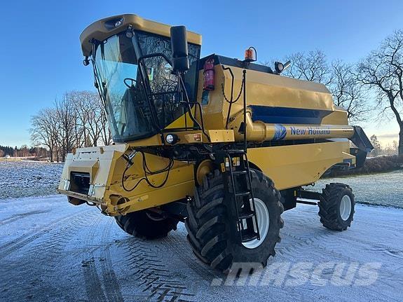 New Holland TC5050 Зернозбиральні комбайни