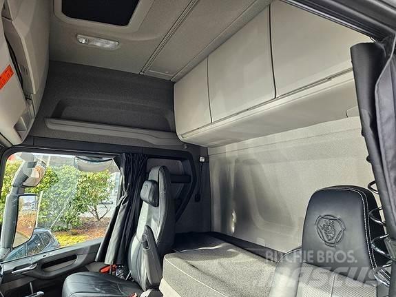 Scania R560 A6x2NB Тягачі