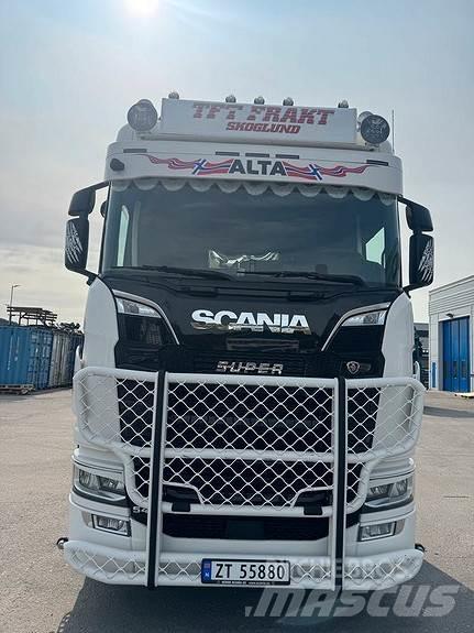 Scania S540 6X2 Тягачі