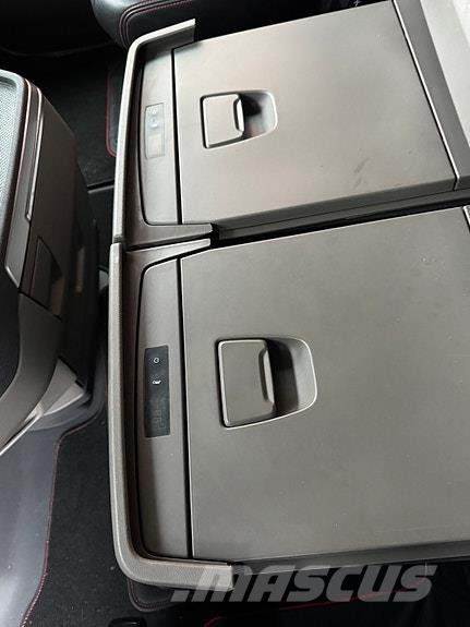 Scania S650B6X2NB Фургони