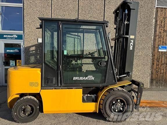 TCM FD50 Дизельні навантажувачі