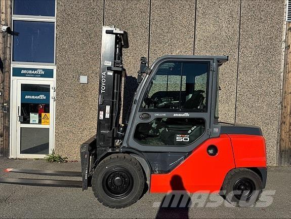 Toyota 40-8FD50N Дизельні навантажувачі
