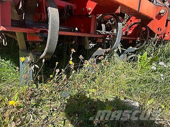 Tume HKL 3000 Розсіювач мінеральних добрив